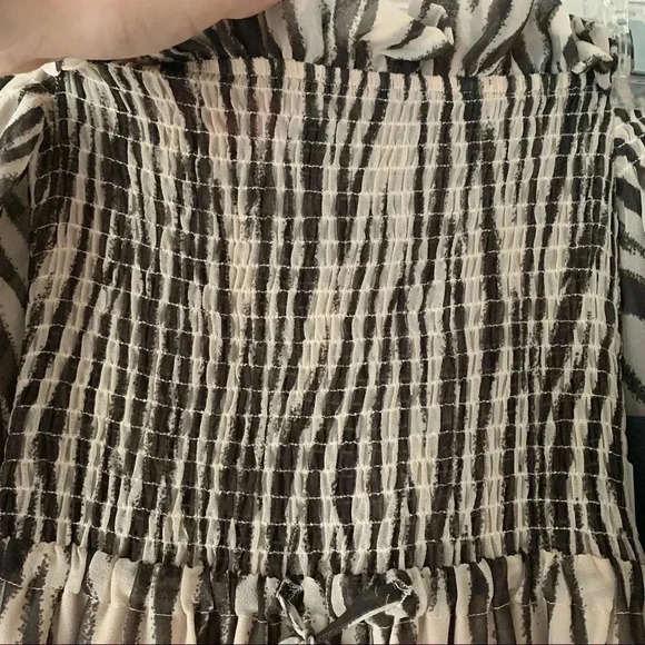NEW Olivaceous zebra print off the shoulder smocked dress S - Picture 4 of 7